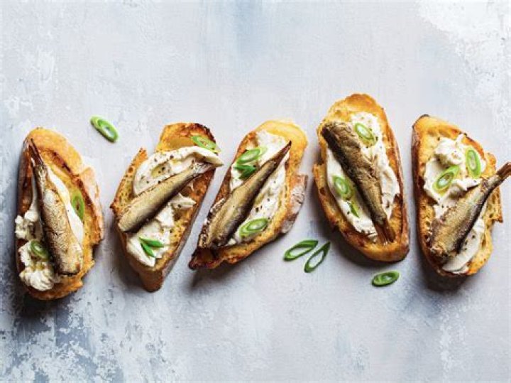 What is the healthiest way to eat sardines?