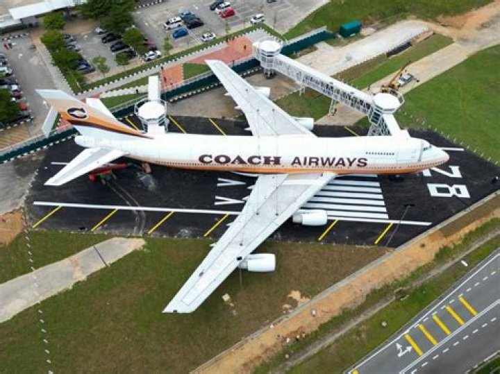 What is the oldest 747 still flying?