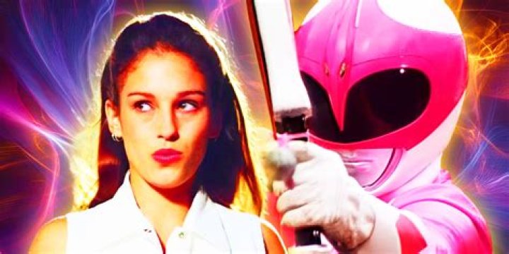 What is the Pink Power Rangers weapon?