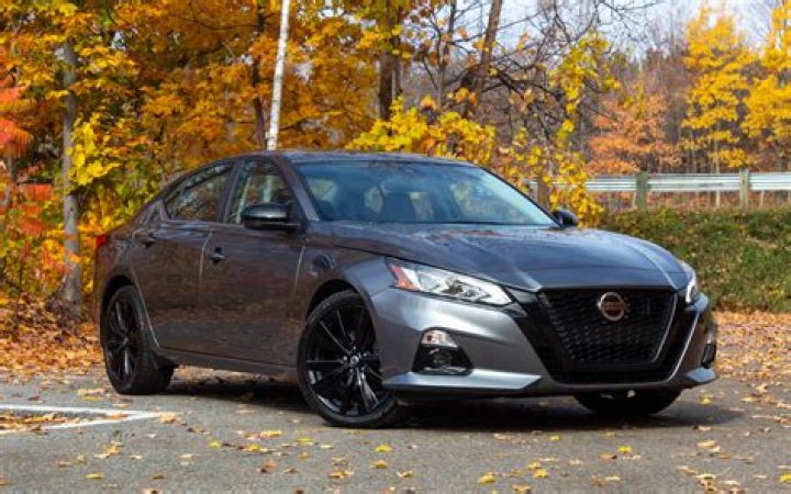 What problems do 2016 Nissan Altimas have?