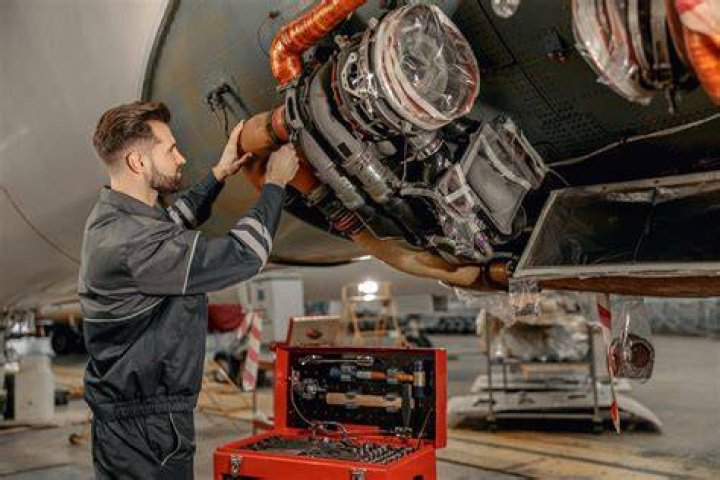 What tools do Aircraft Mechanics need?