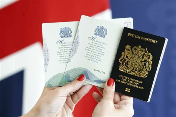 Which courier do UK passports use?