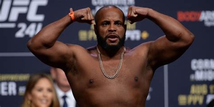 Which UFC fighter has the best boxing?