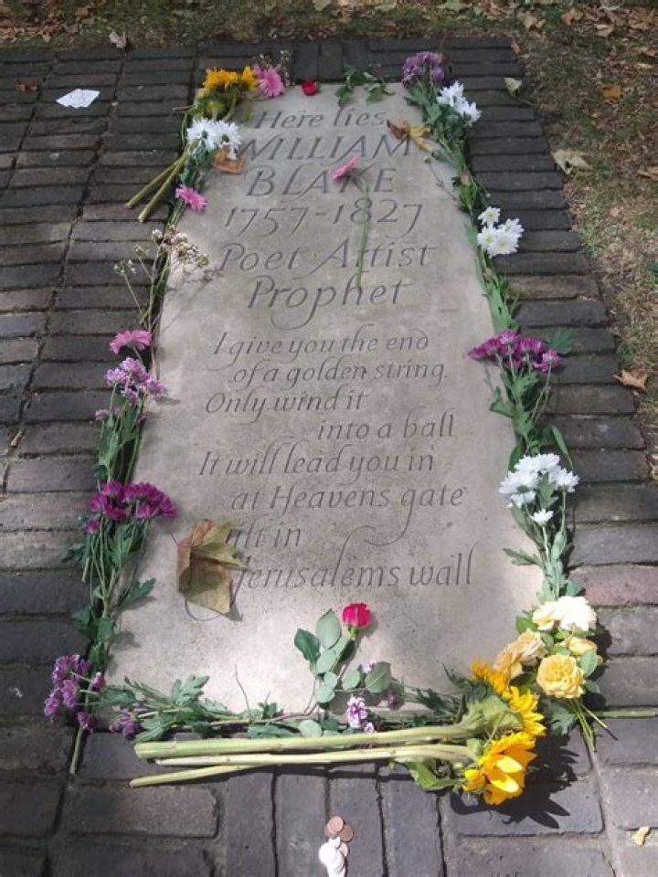 Who is buried at bunhill?