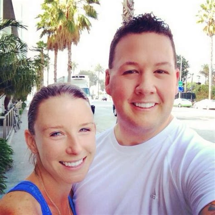 Who is Graham Elliot wife?
