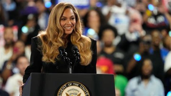 Who is the woman speaking in Beyonce flawless?
