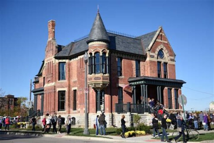 Who owns the Ransom Gillis house now?