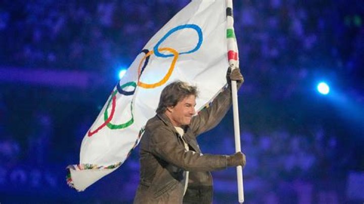 Who sang at the closing ceremony of the Olympics 2012?
