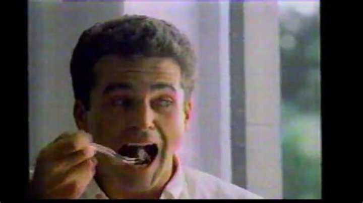Who sings the song in the Extra gum commercial?