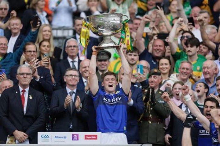 Who won 2014 All-Ireland football final?