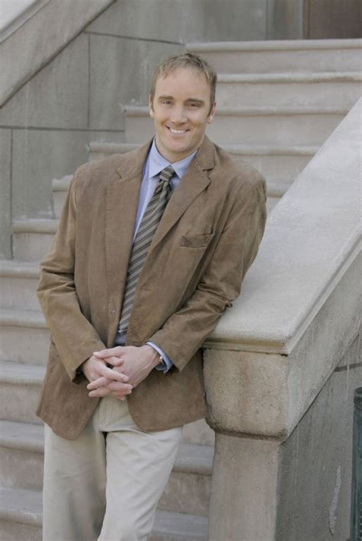 Why did Mohr leave Ghost Whisperer?