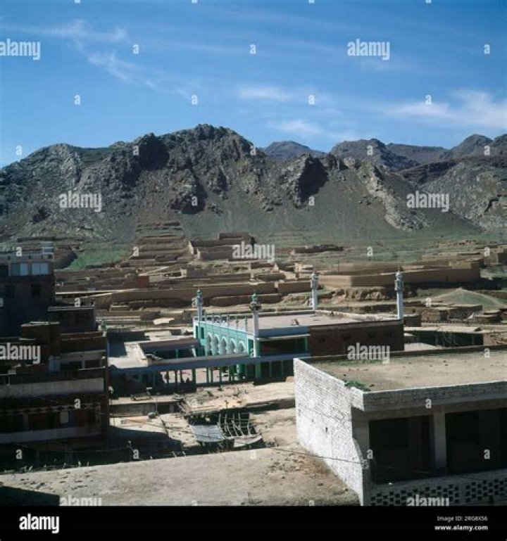 Why is Landi Kotal a famous place along the Khyber Pass?